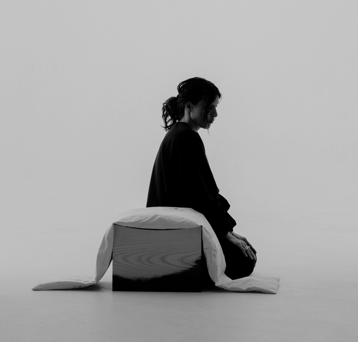 CONTEMPLATION STOOL